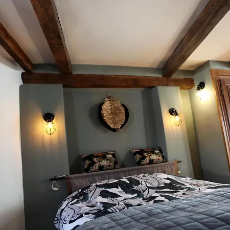 La Ruelle בית הארחה